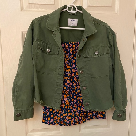 Universal Thread - Thin Strap Flowy Blouse - Picture 4 of 6